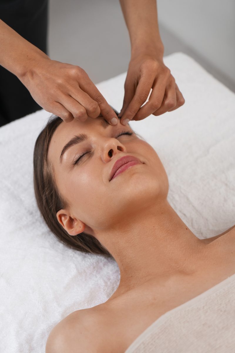 Lymphatic facial sculpting treatment
